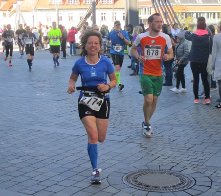 30047042  Gaby Schenk