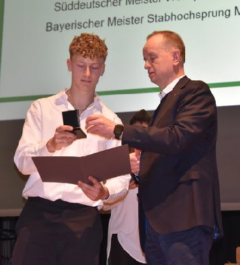 200220250138 Jakob Sand